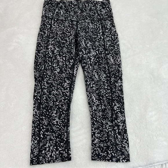 Lululemon Fast & Free Crop II Nulux 19" in Chirasu Black size 6 - Picture 2 of 11